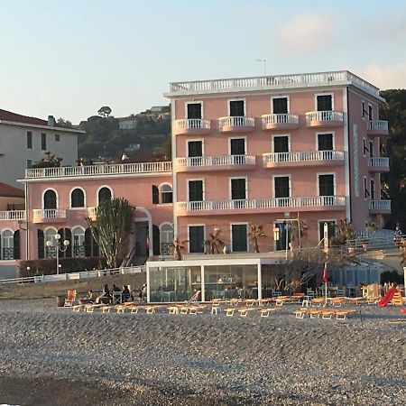 Hotel Piccolo Lido Bordighera Exterior photo