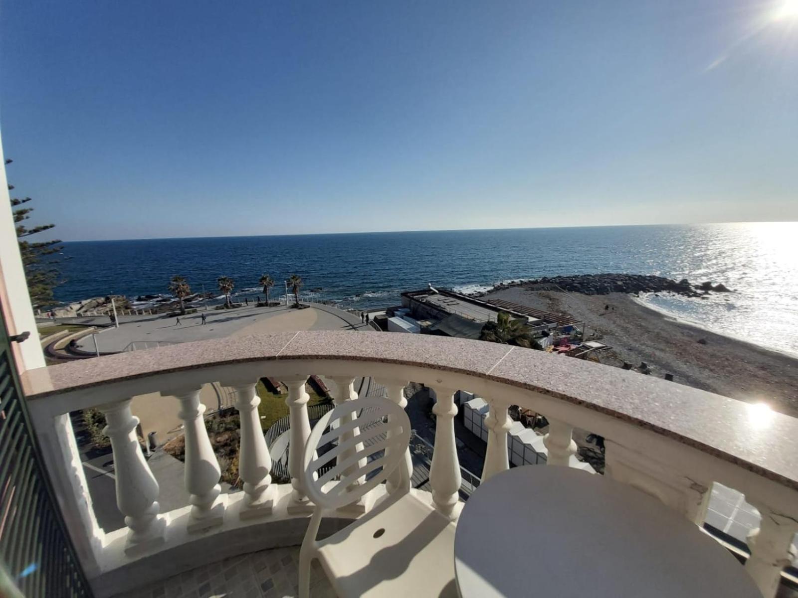 Hotel Piccolo Lido Bordighera Exterior photo