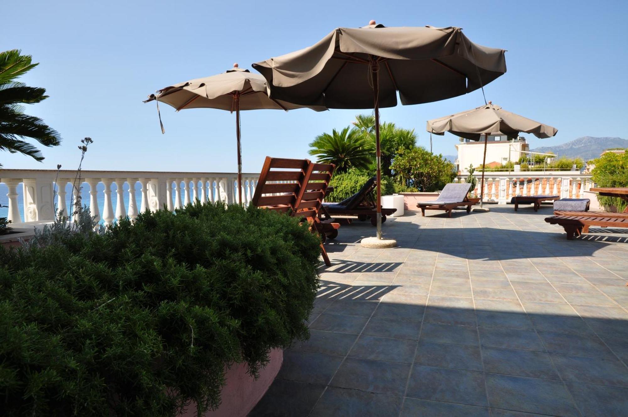 Hotel Piccolo Lido Bordighera Exterior photo