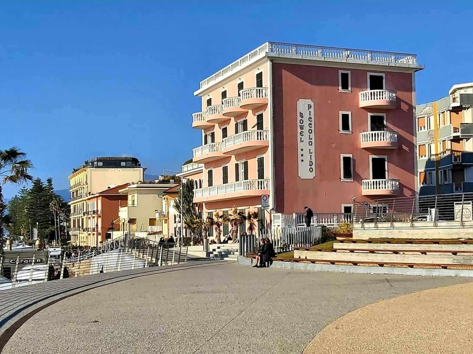 Hotel Piccolo Lido Bordighera Exterior photo