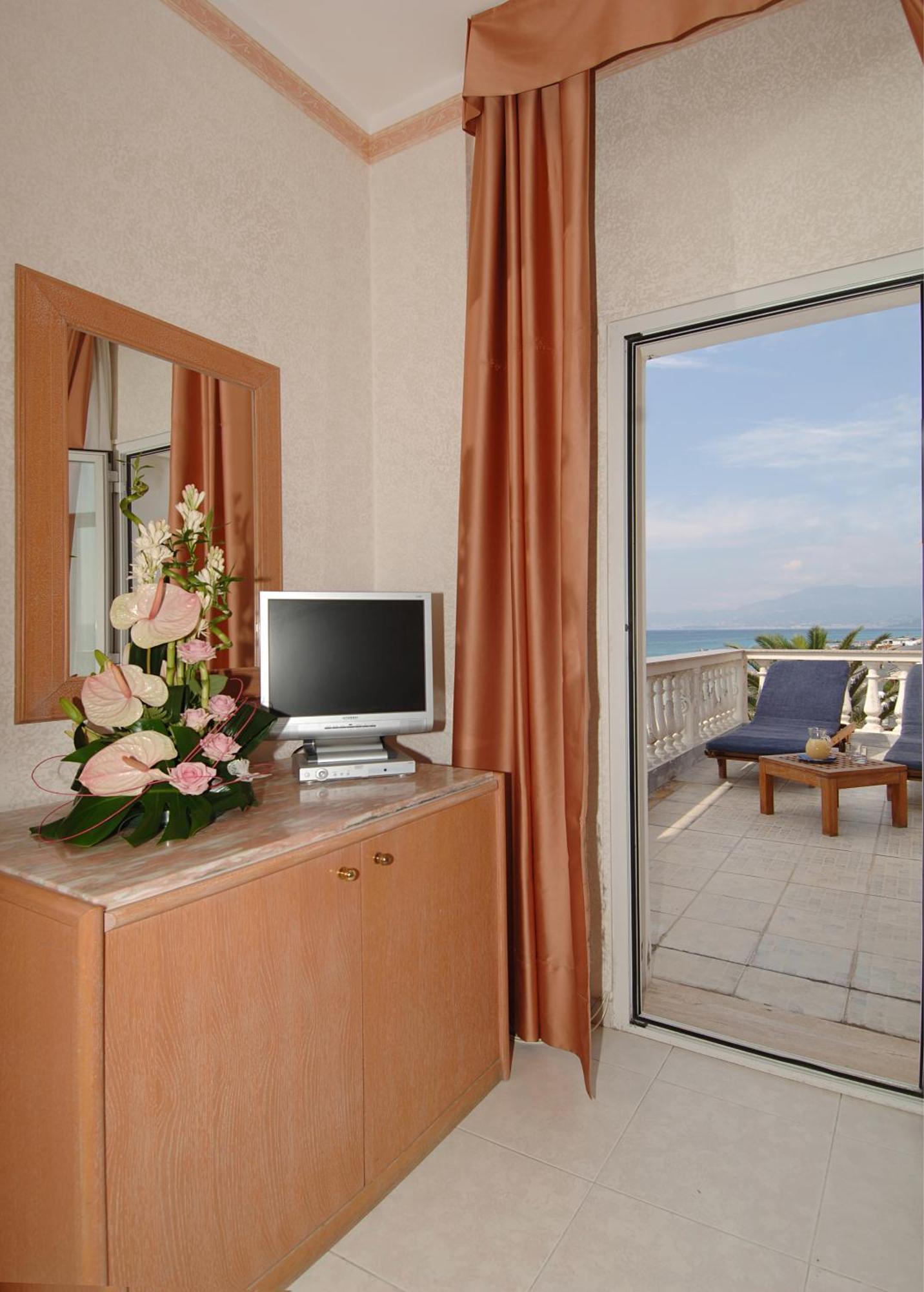 Hotel Piccolo Lido Bordighera Exterior photo