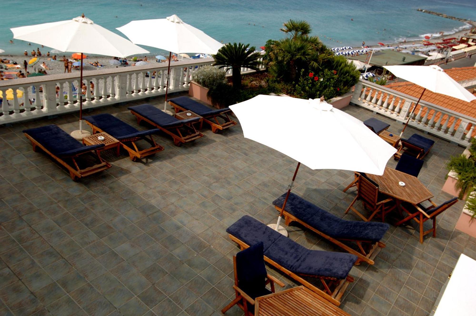 Hotel Piccolo Lido Bordighera Exterior photo