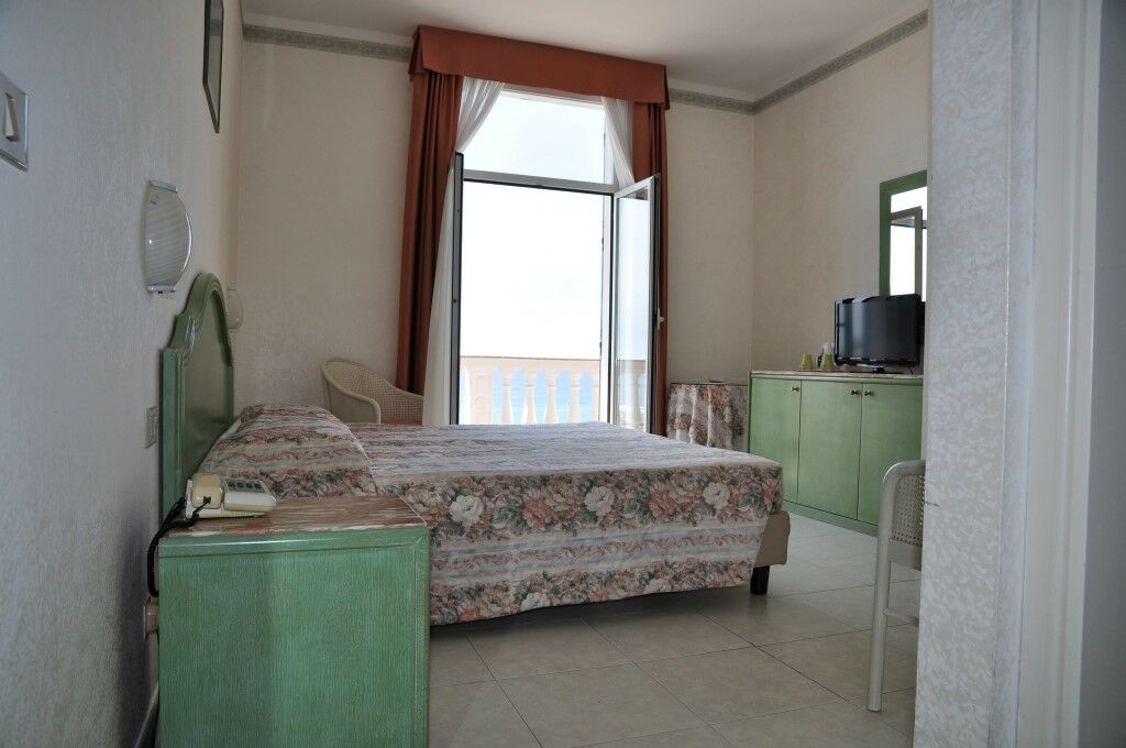 Hotel Piccolo Lido Bordighera Exterior photo